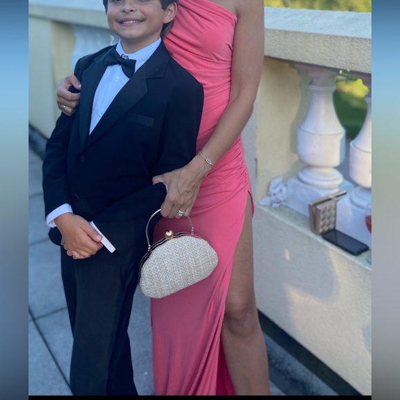 Katie May
Winnipeg One-Shoulder Ruched Gown - Picture 7 of 7